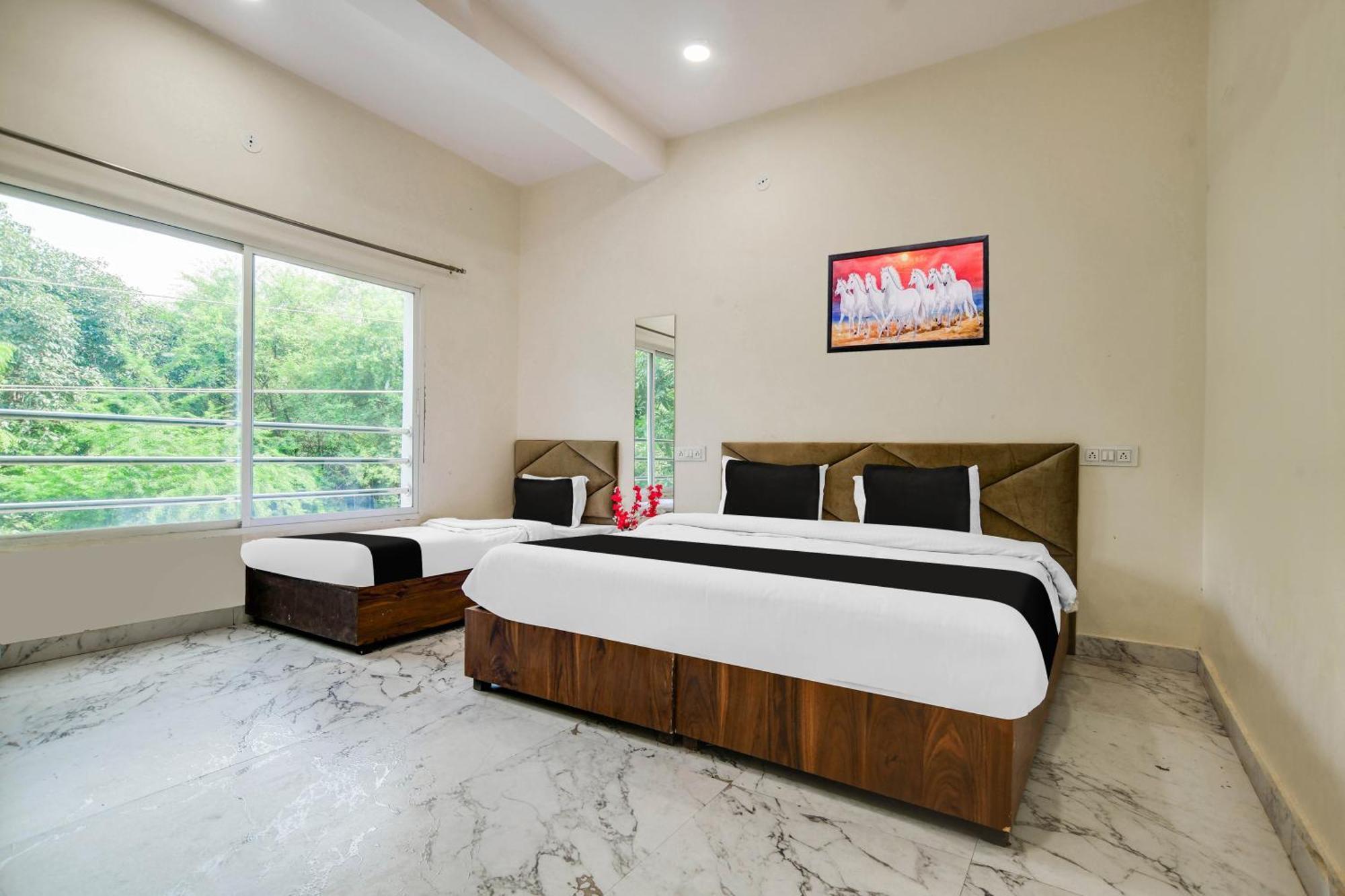 Hotel O Ujjain Near Hari Fatak Exteriör bild