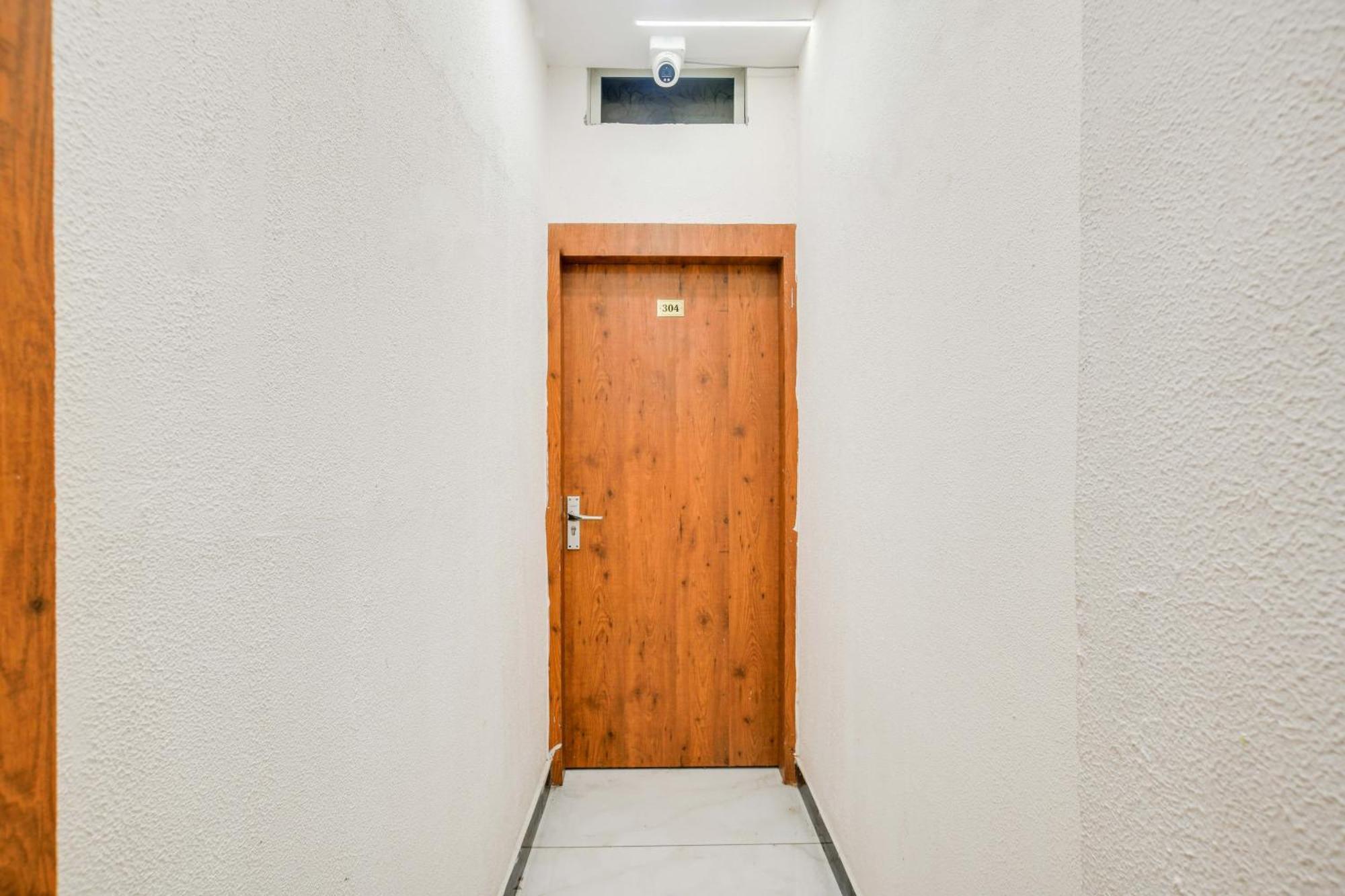 Hotel O Ujjain Near Hari Fatak Exteriör bild