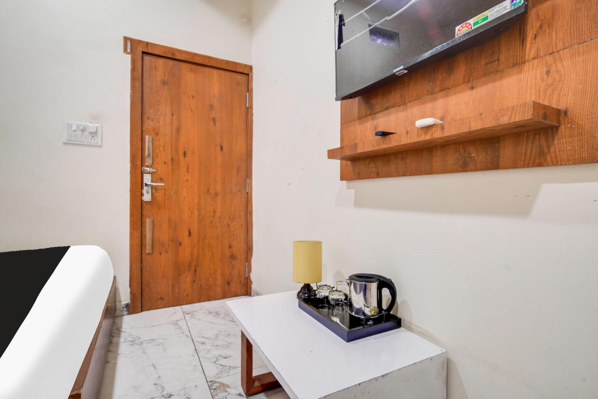 Hotel O Ujjain Near Hari Fatak Exteriör bild